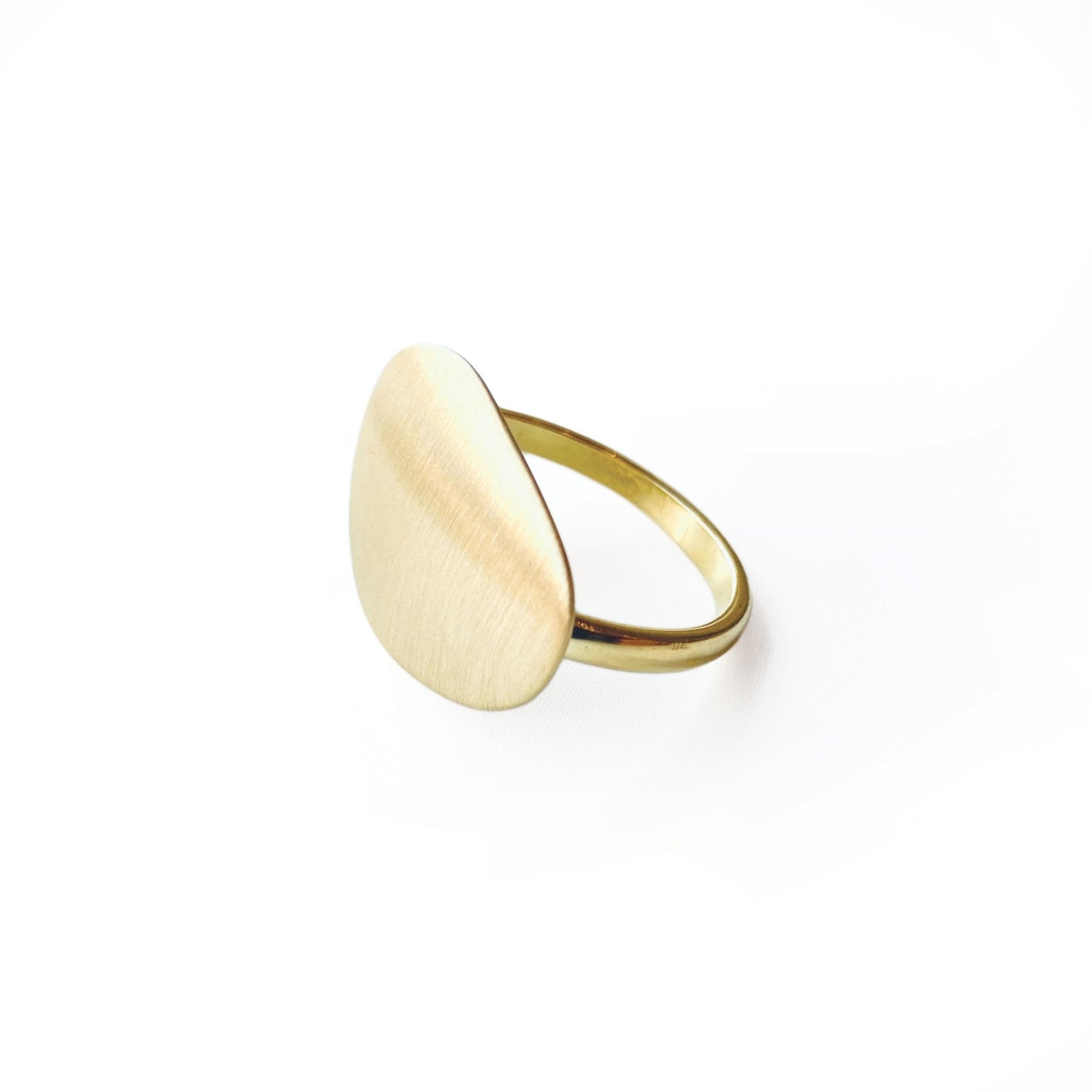 La Plana Ring minimalist design, handcrafted in gold by Nina Alexandra Jewellery